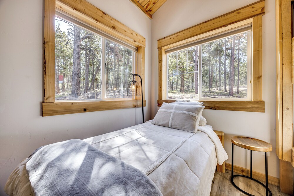 13 Mi to Usafa: Peaceful Colorado Springs Getaway!