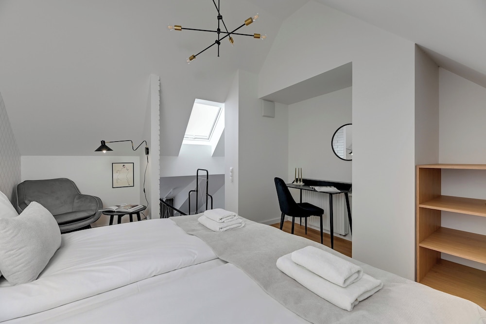 Waterlane Vintage Fitness & Gym by Downtown Apartments