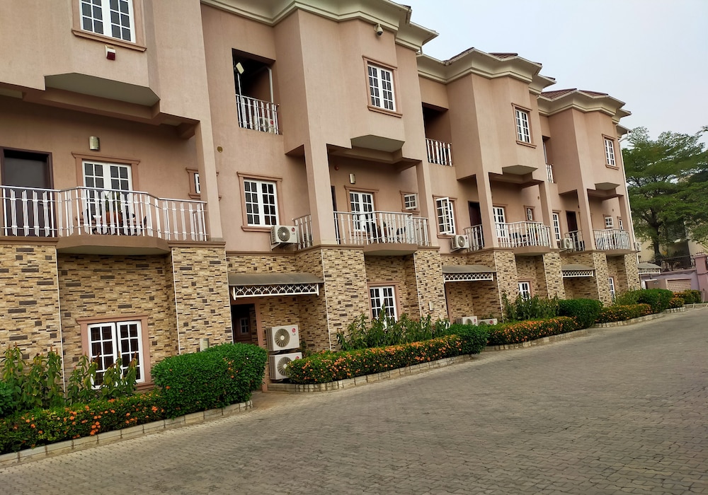 Sheer Luxury Apartments & Suites