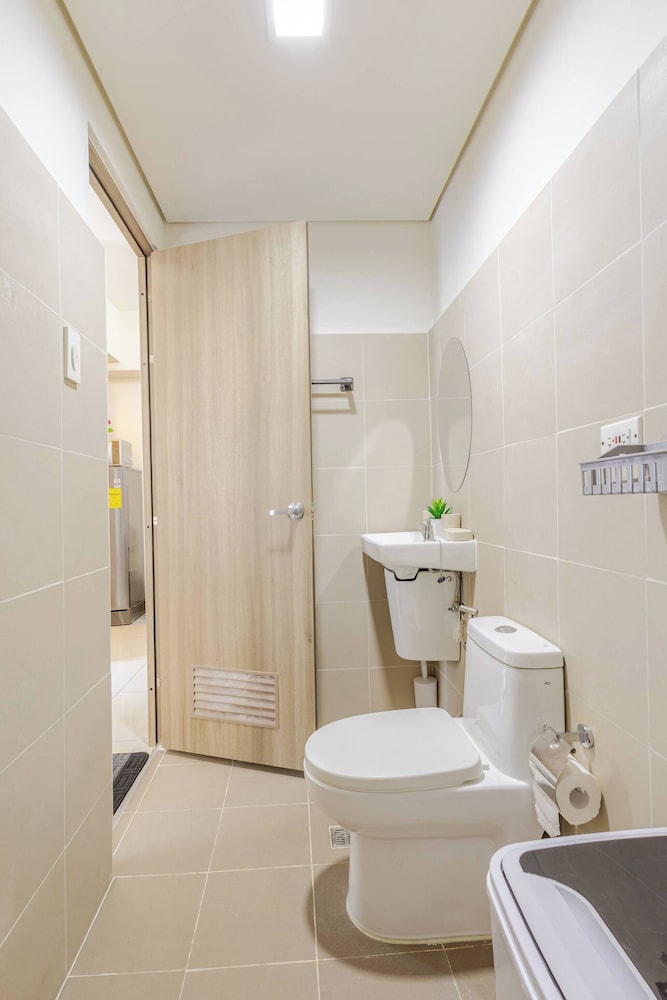 Luxurious Bayview 2BR Near MOA Picc CCP Free Wifi