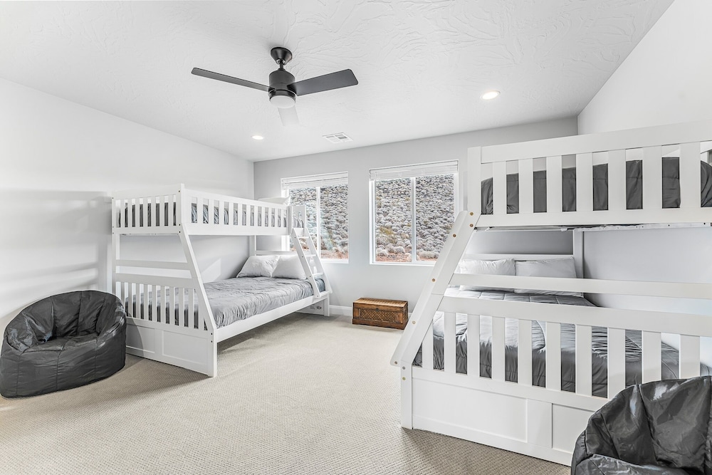 Desert Rose Hideaway 5 Bedroom Home