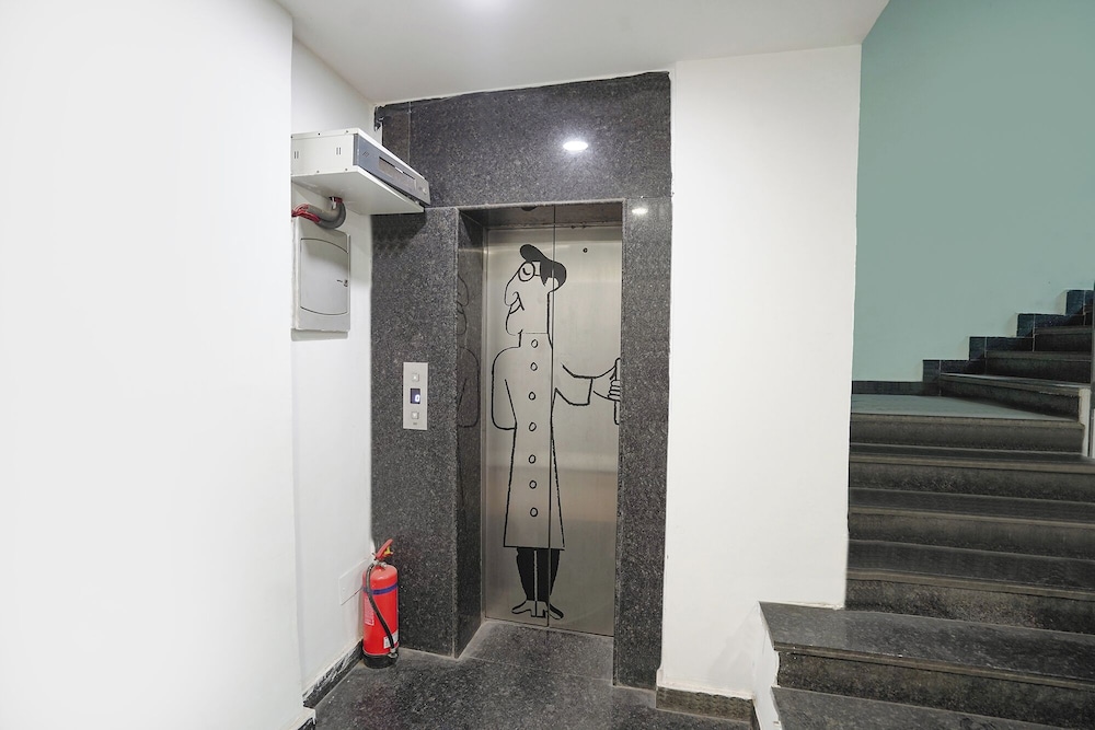 FabHotel Novis Stayz