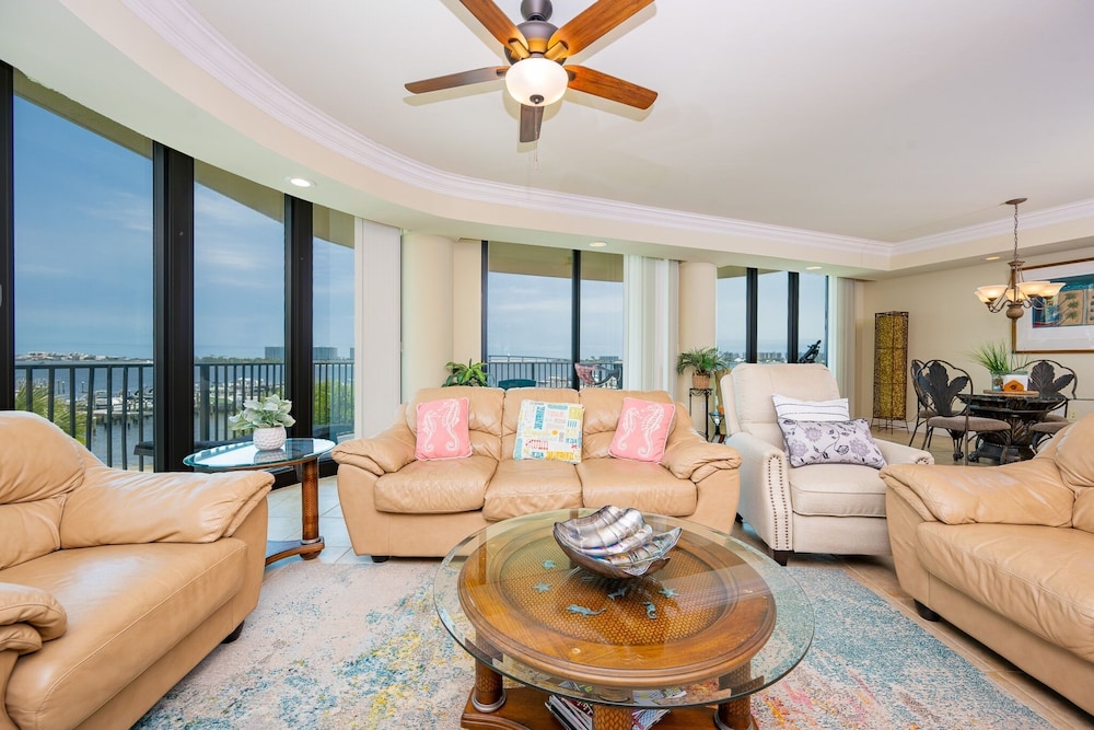 Phoenix On The Bay 1234 3 Bedroom Condo