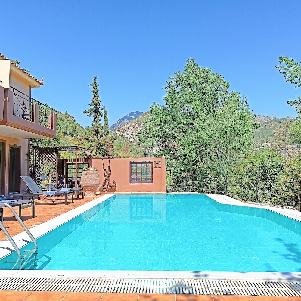 Okeanis Apartments & Suites Adults Only