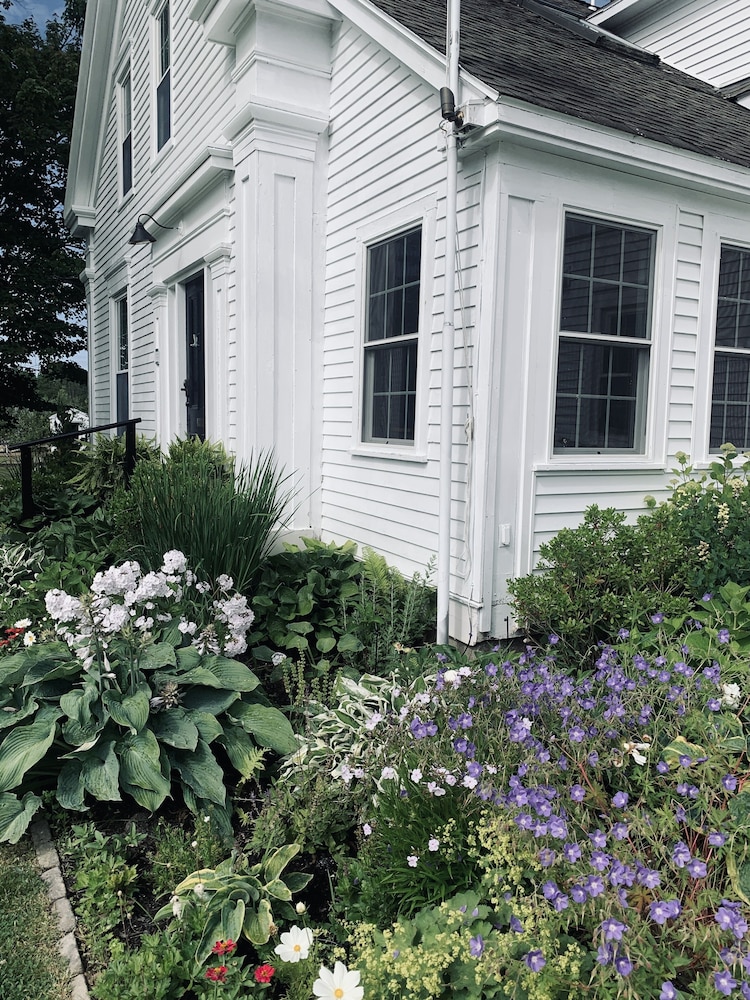The Orchard House: Inn, Ice Cream, Cafe