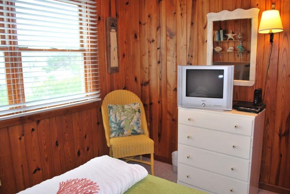 The Lee Cottage 3 Bedroom Home by Redawning view 5