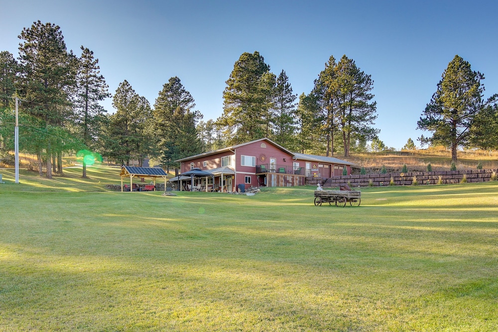 Hill City Hideaway Near Mt Rushmore & Hiking view 2