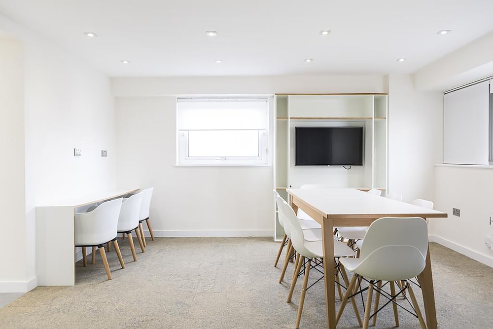 John Lester & Eddie Colman Courts - Campus Accommodation