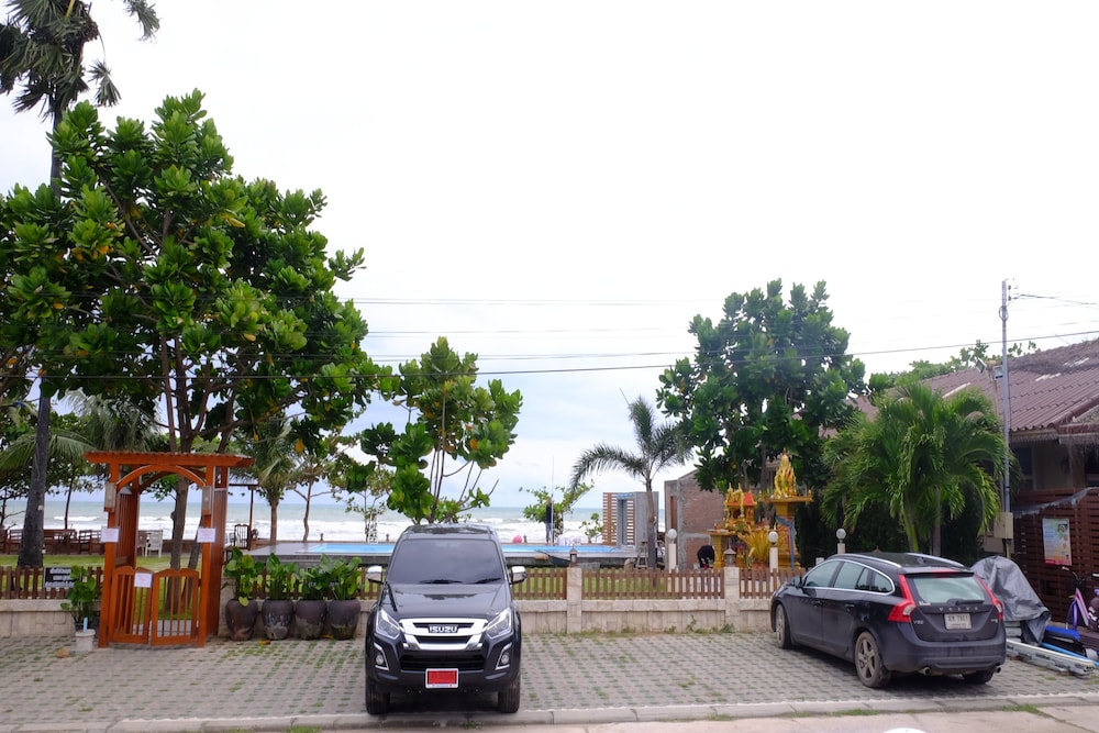 Fah Talay Resort