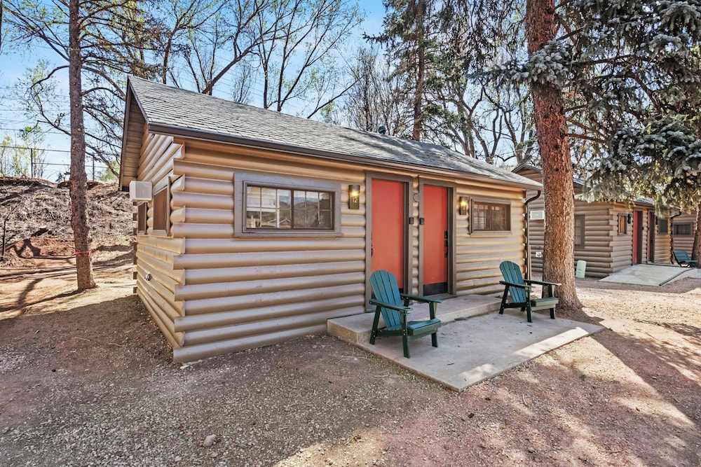 Timber Lodge Cabin 12