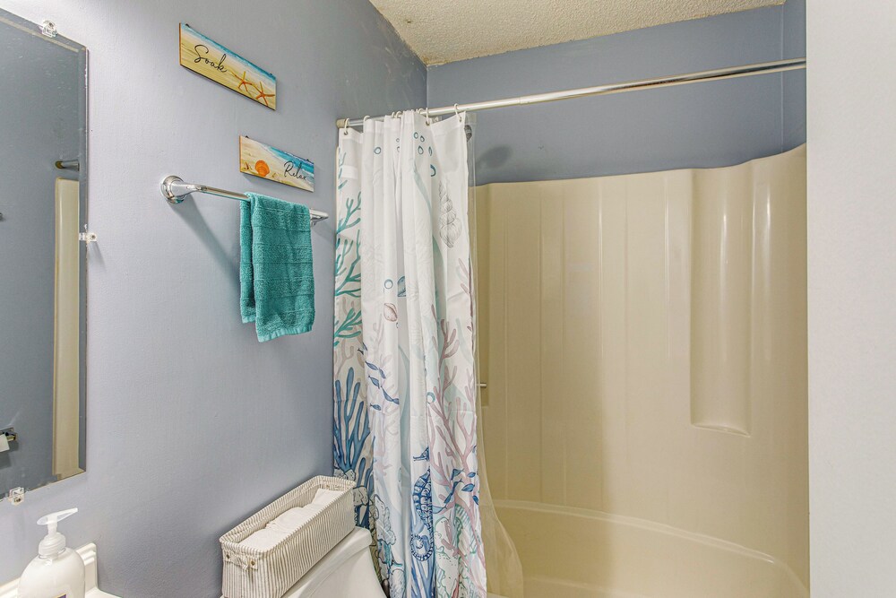 Golf, Gamble & Deep-sea Fish: Little River Condo