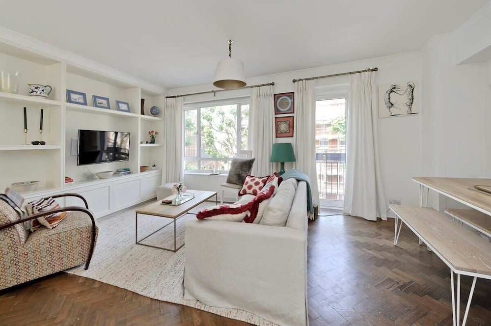 3 Bedroom Apartment, Earls Court