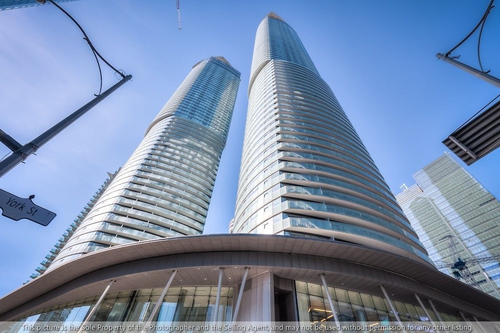 Modern Skyscraper Studio by CN Tower - Image 1