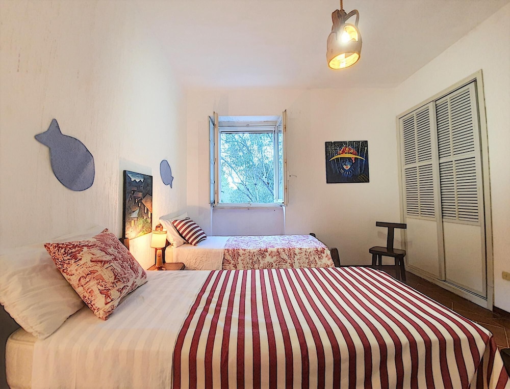 Cst002d in Castro With 5 Bedrooms and 4 Bathrooms view 4