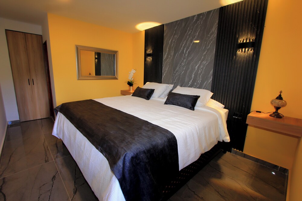 Hotel y Termales Castillo del Lago