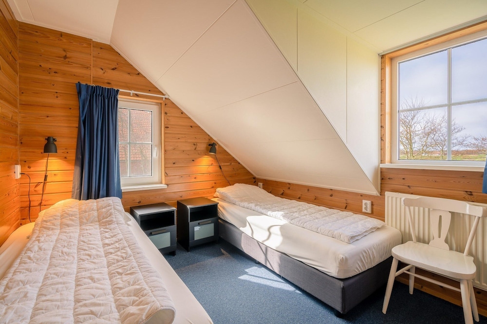 Charming 5-person Holiday Home With Panoramic Views