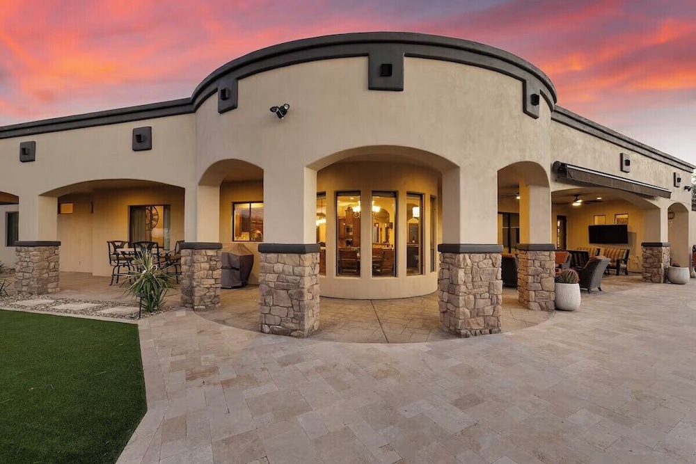 Copper Sky Retreat - Lux villa & pool