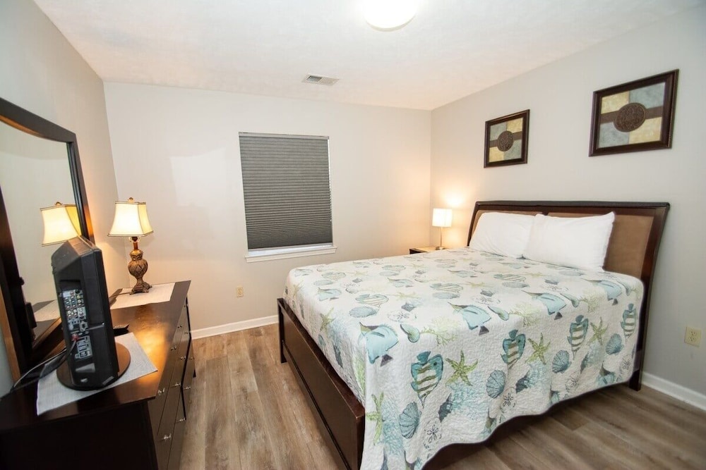Waterway Village 17b 2 Bedroom Condo