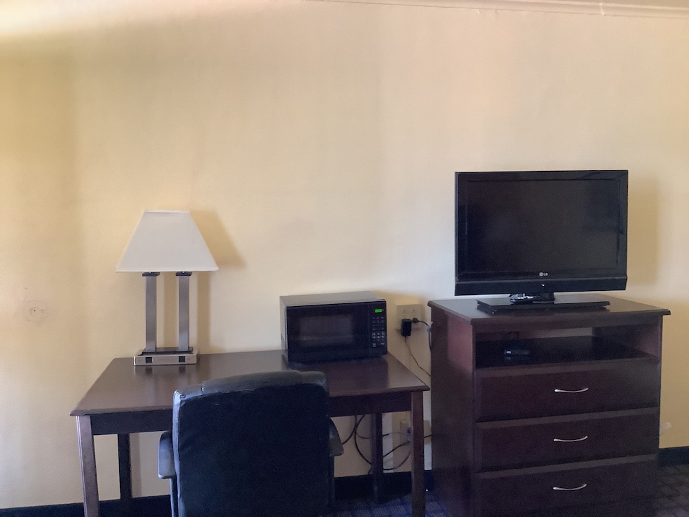 Dodge City Vacations - Silver Spur Vintage Inn  Suites - Property Image 6