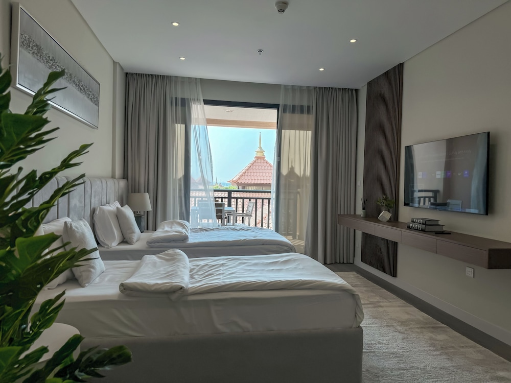 Resort Apartments - Royal Amwaj North