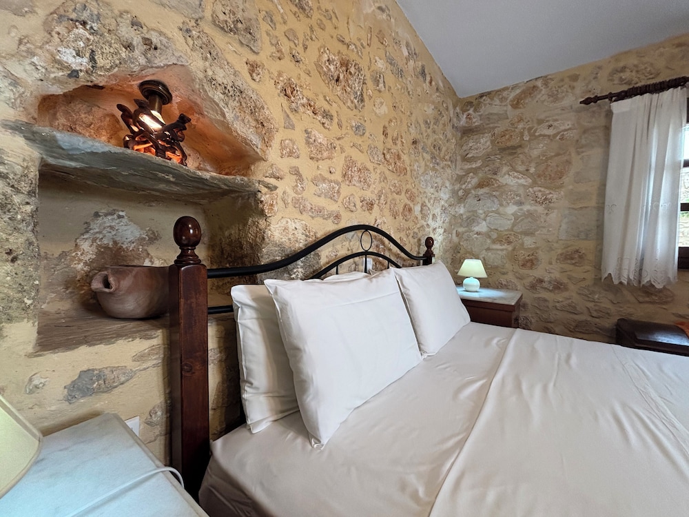 Electra Stone Suite