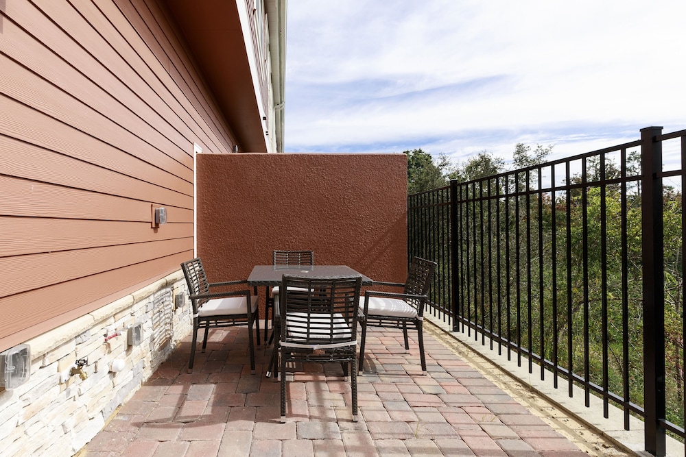 Summerville Vacation Homes by Columbia Management