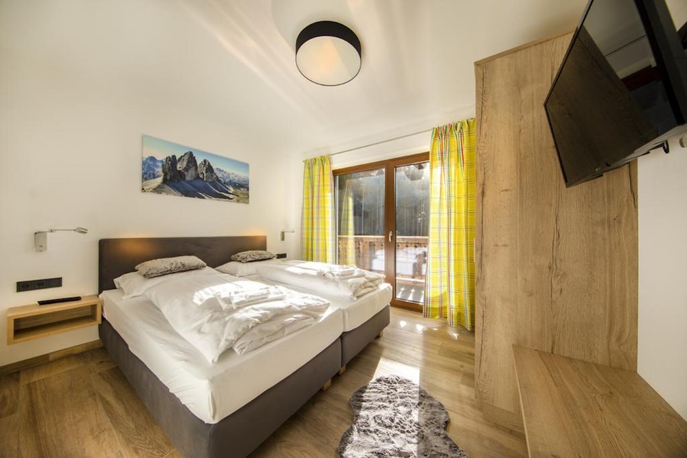 Welcoming Chalet Near Wildkogel Ski Arena