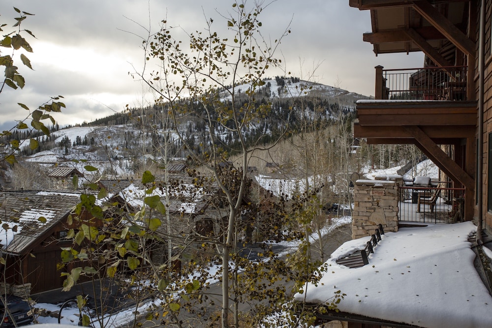 Shooting Star Lodge at Deer Valley Resort - Two Bedroom Residence #203 2 Condo