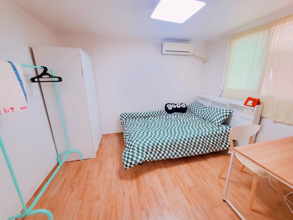 Naru Hostel
