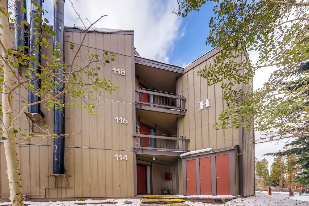Gold Camp Condominiums by CRMR