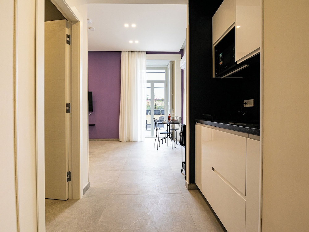 Alyde Apartments