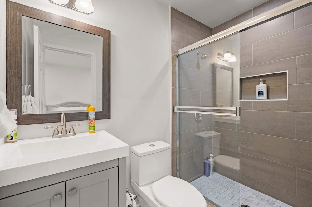 Clean Cozy Apartment Near LA Top Attractions 5