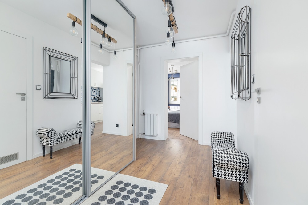 Apartment Cracow Piwna by Renters view 4