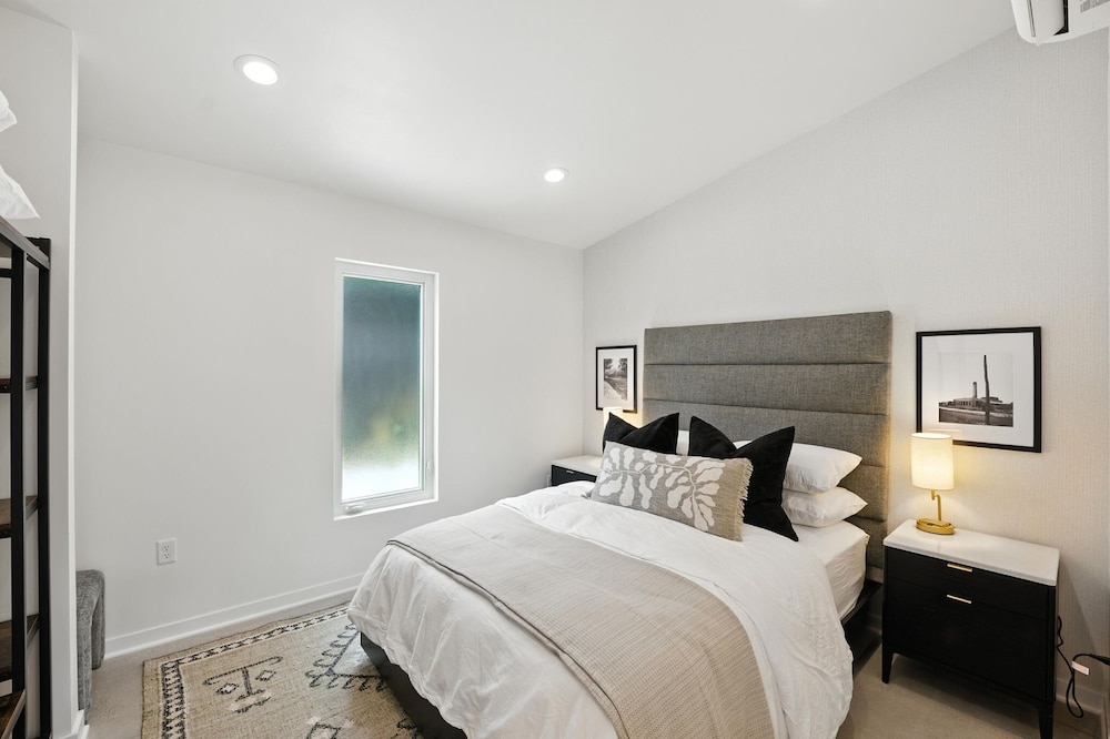 500 House - Unit D 2 Bedroom Townhouse