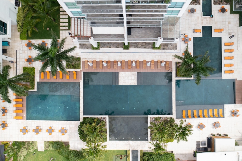 The Big Family Condo by Acomodo
