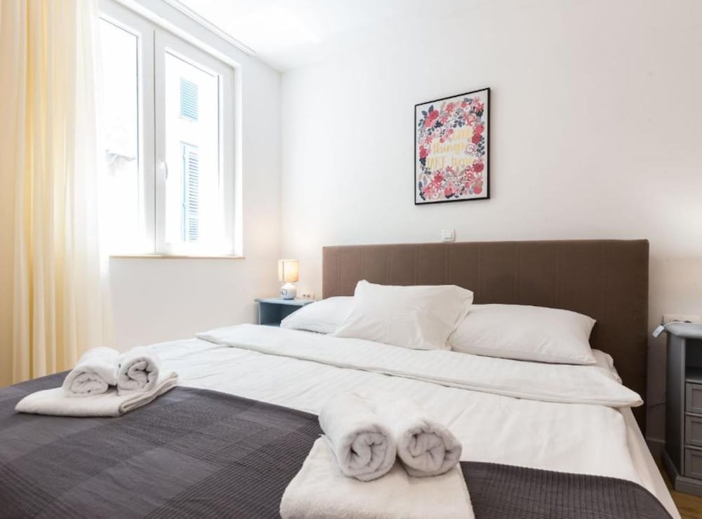 Cultural Haven Central Two Bedroom Apartment in Zadar With City Views