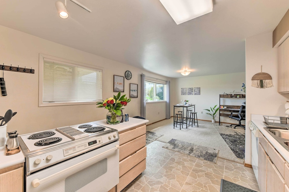 Juneau Vacations - Juneau Apartment - Walk to Hiking  Breweries - Property Image 21