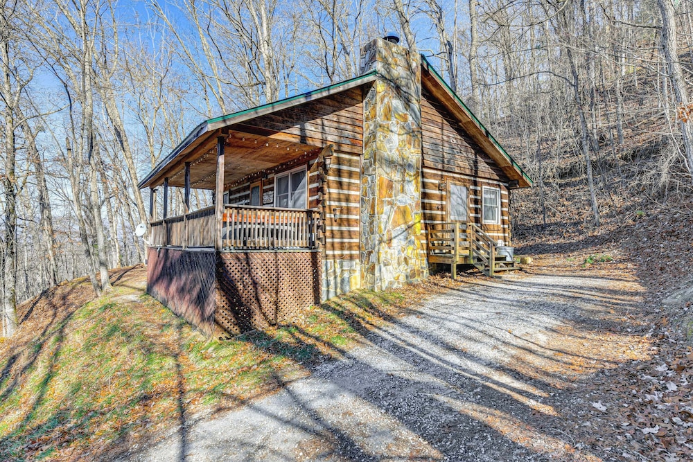 Near Hiking & Rafting: Bryson City Gem w/ Hot Tub!