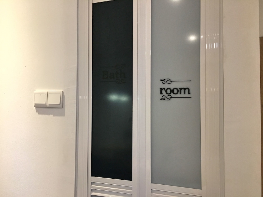 iBook7 - 2 Bedroom Gurney Studio Suite by iBook Homestay