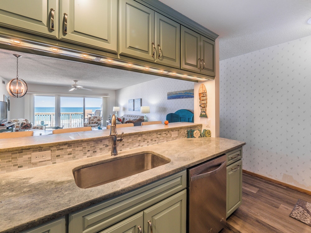 Queens Grant by Topsail Realty