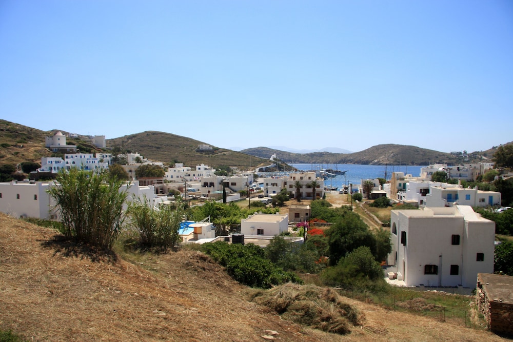 Hotel Armadoros Hotel Ios Backpackers - Image 1