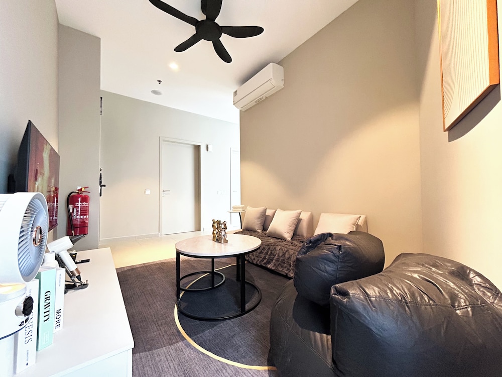 The Paxtonz by Manhattan Group
