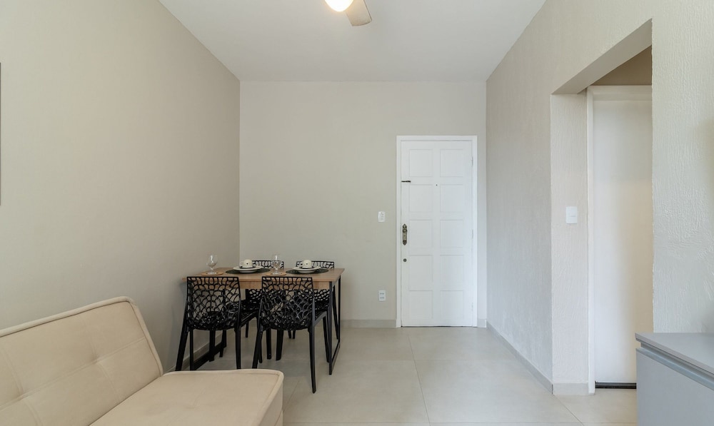 Live Barra: Apt 400m From the Beach Pai0303