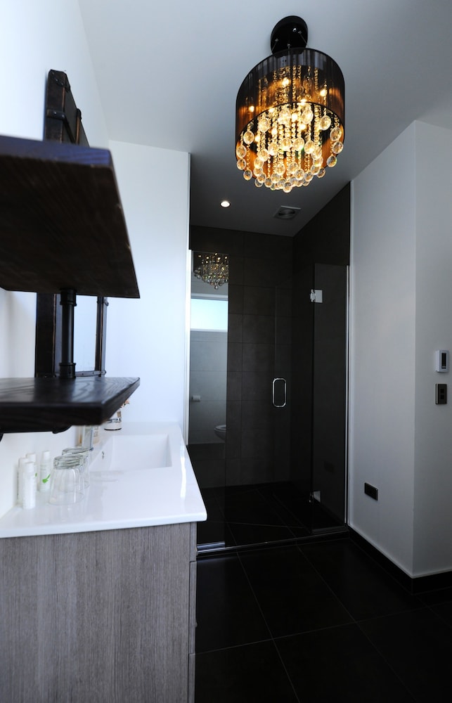 DH Lakeview Villa