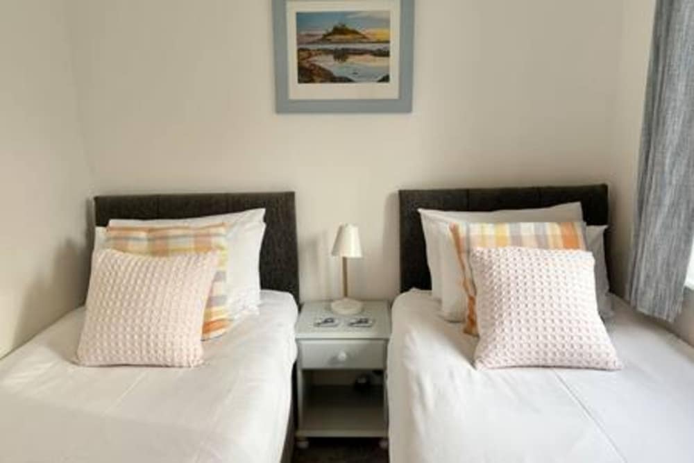 Kenegie- HMH Kenegie View Bright Cheerful 2 bed