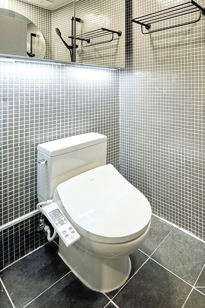 L9 Tailor Serviced Home near Hongik Univ