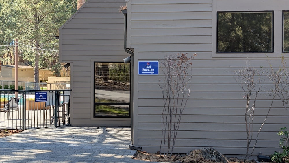 Mt Bachelor Village 328 B 1 Bedroom Condo