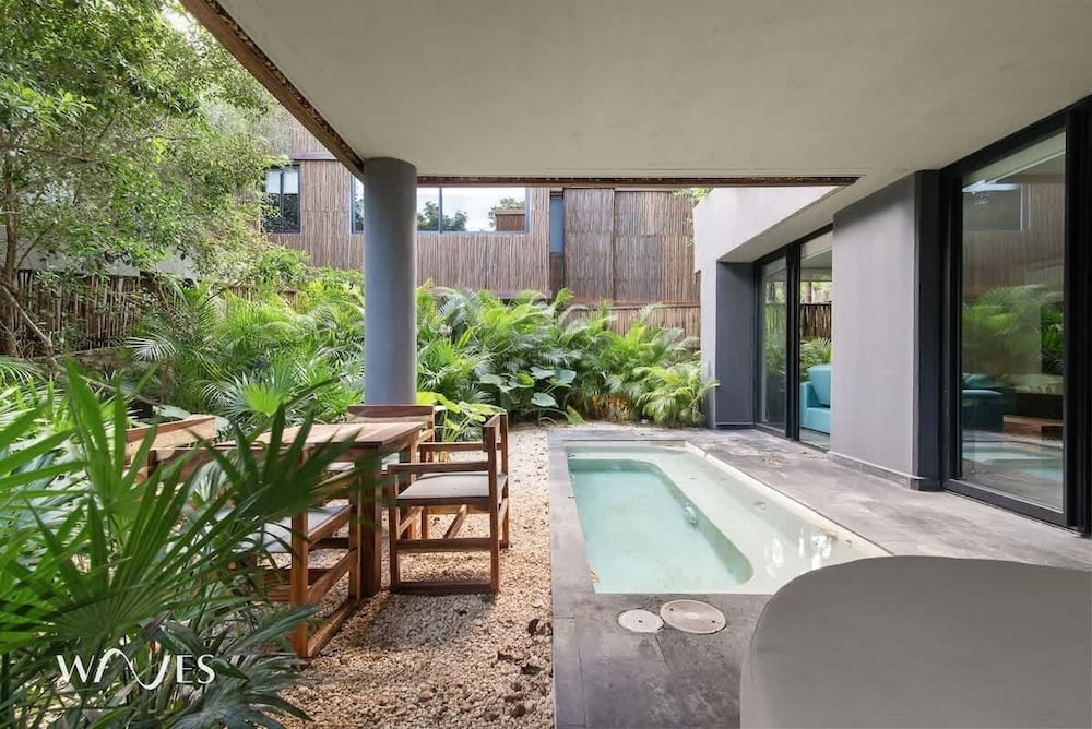 2BR W/private Pool - Steps Away From the Beach