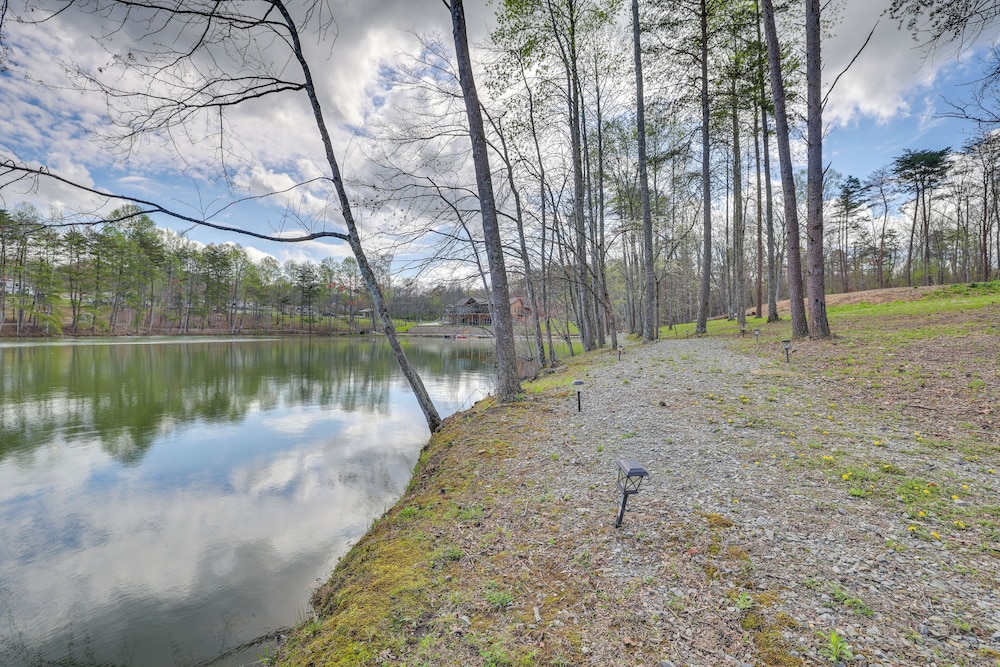 Fire Pit + Game Room: Lakefront Escape in Trenton!