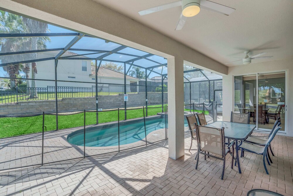Lovely Decor and Large Pool Area! Less Than 5 Miles to Disney. #4wh633 - Image 2